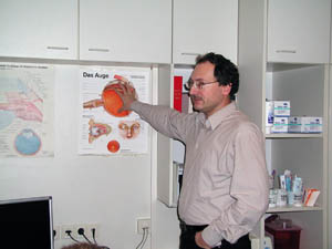 Carl Erb erklärt das Auge